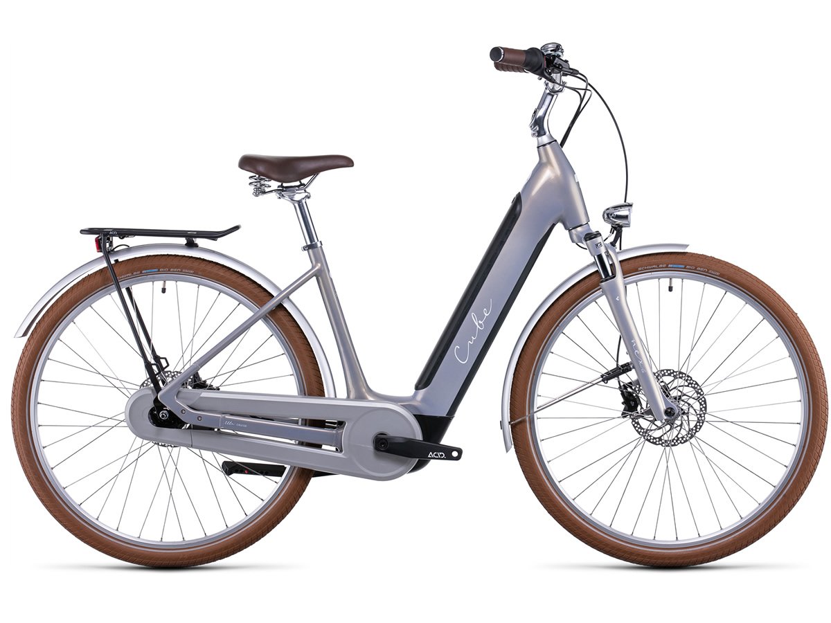 cube-ella-cruise-hybrid-500-pearlysilvernwhite-easy-entry-2022-BICYCLOLAND-1.jpg