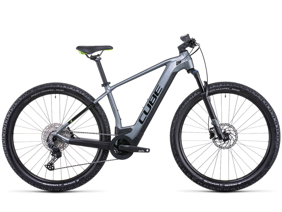 cube-reaction-hybrid-pro-500-flashgreyngreen-2022-BICYCLOLAND-1.jpg